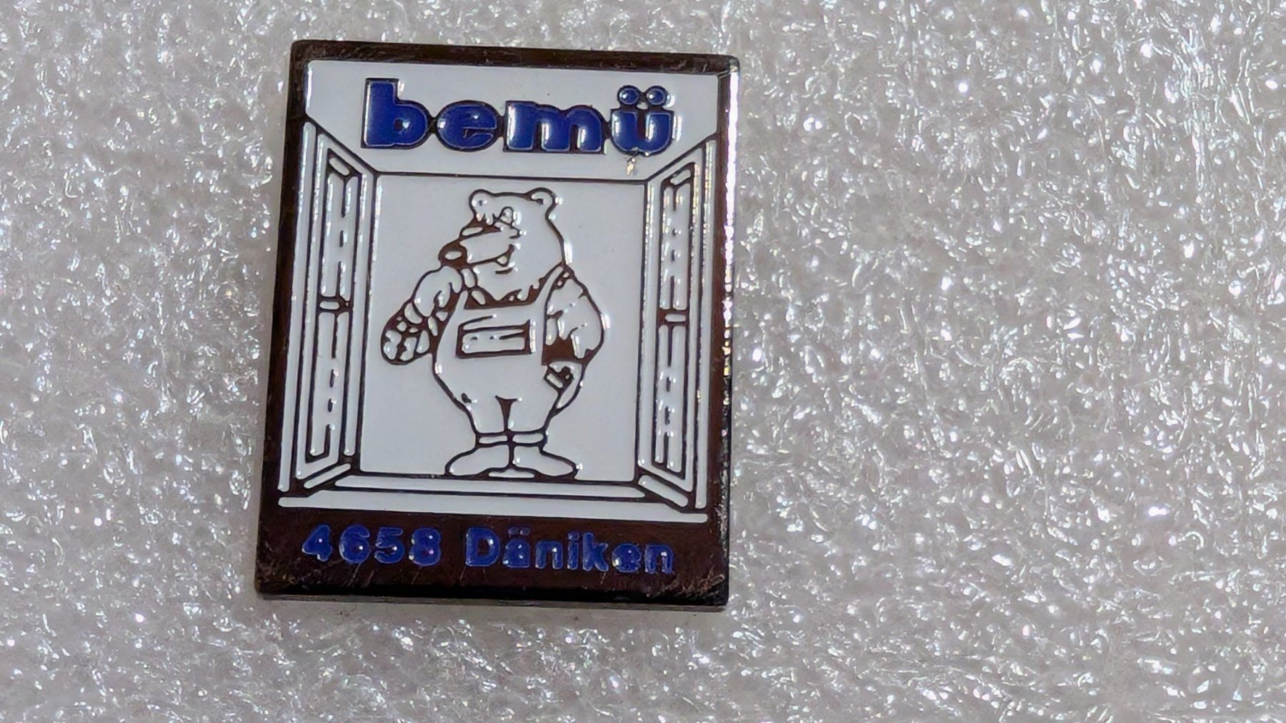 Plaketten & Abzeichen: Ansteckpin 271: bemü – Gebraucht aus Oppligen von Pin-Fall-Shop
