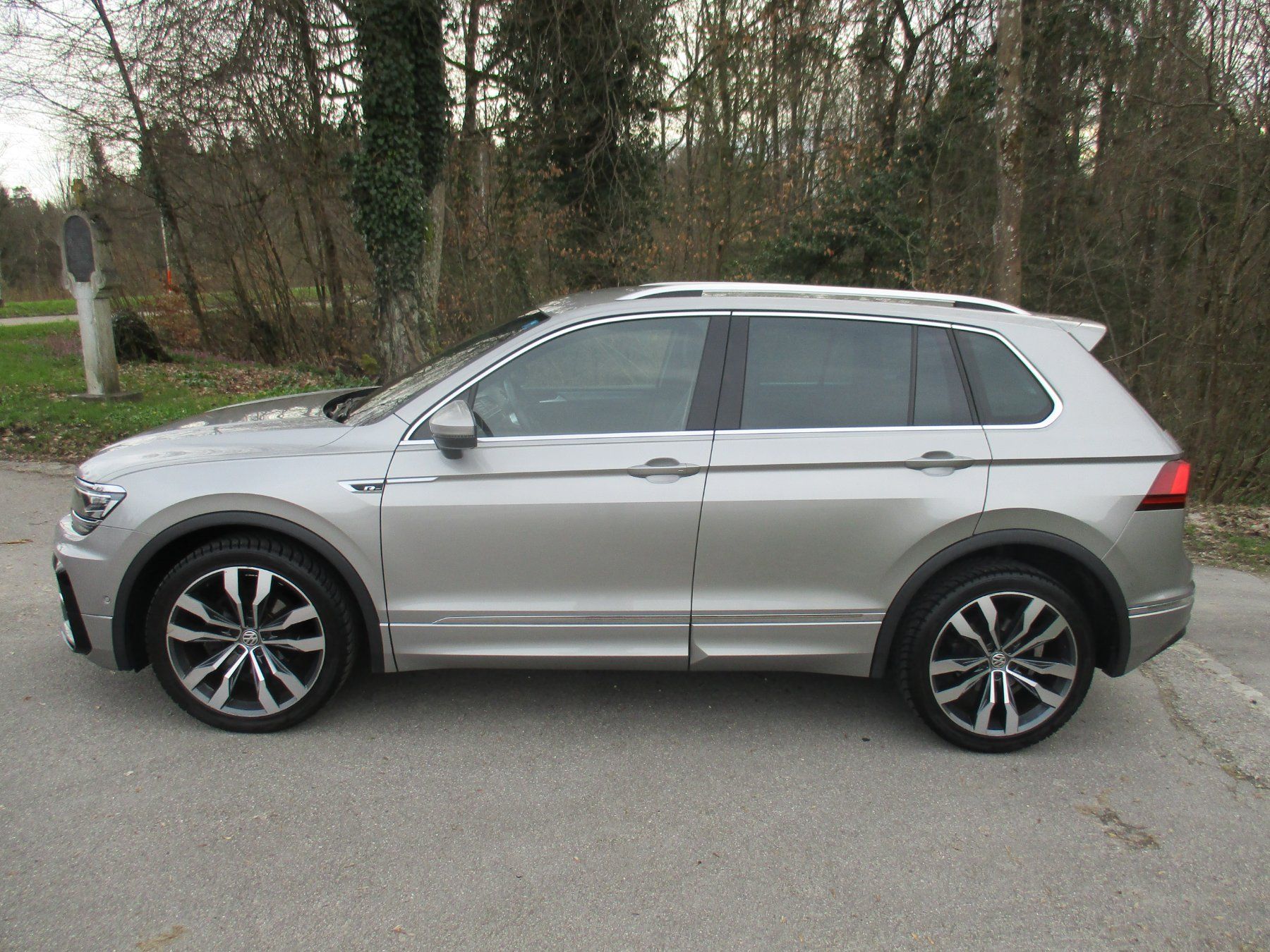 VW Automobili: VW Tiguan 2.0D 4M RL – Usato da Riedholz venduto da Riedholz-Garage 6