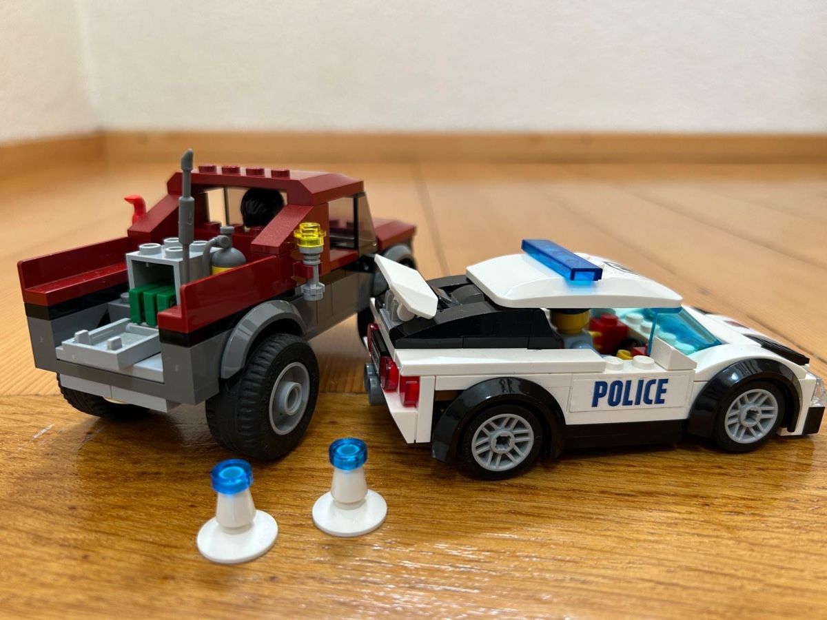 Lego Giocattoli: Lego City Polizeiverfolgung Set – Usato da Münchenbuchsee venduto da Jeff_the_Landshark 2