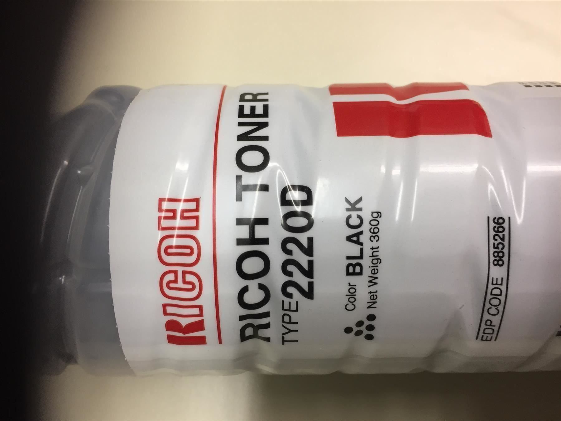 Ricoh Cartucce per stampanti & toner: Ricoh Toner Type 2220D Schwarz – Nuovo e nell'imballaggio originale da Langwiesen venduto da Restposten-24 1