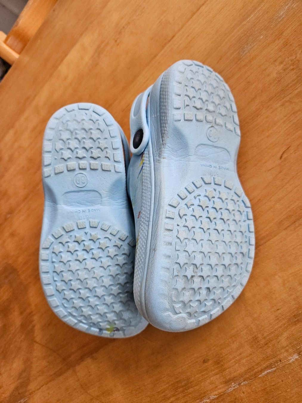 Herrenschuhe: Clogs Grösse 30 – Gebraucht aus Marthalen von Himbeersugus 1
