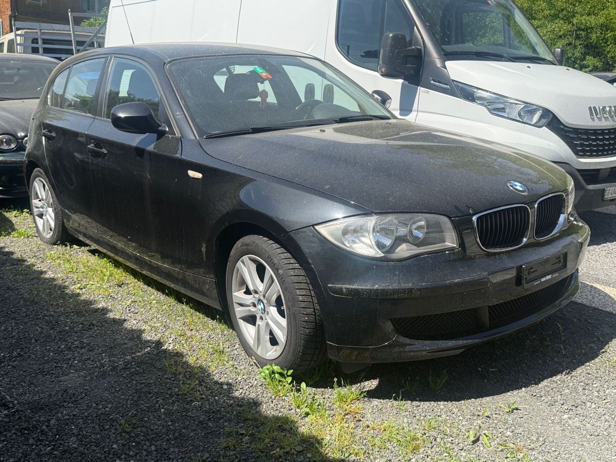BMW Automobili: BMW 118i Benzin 2010 B05 – Usato da Amriswil venduto da Autocent 2