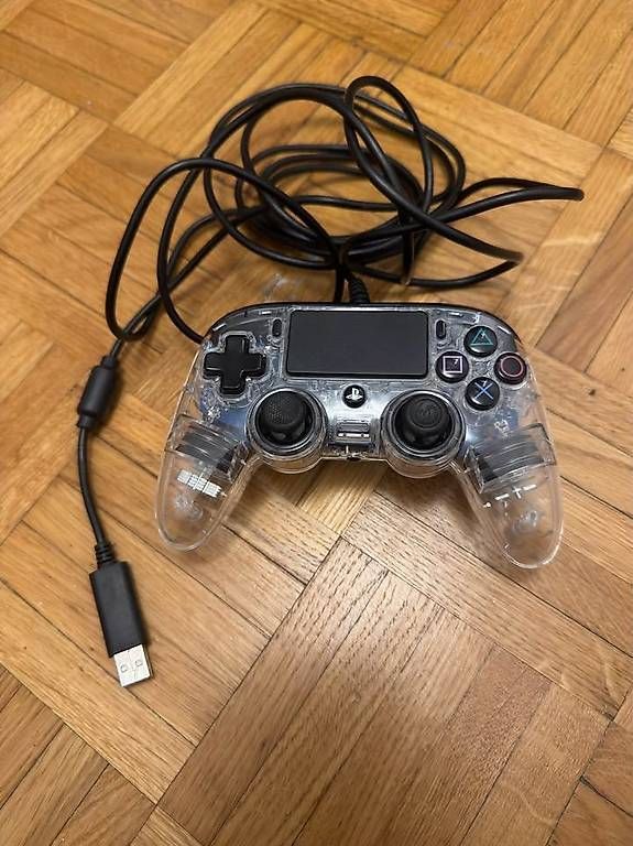 Controller: Manette Nacon PS4 Compact transparente filaire – Gebraucht aus Meyrin von catarinalopes96