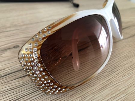 Sonnenbrille mit Glitzersteinen , inkl. Etui