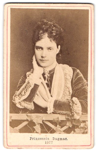 Fotografie & Manifesti: Fotografie Portrait Dagmar von Dänemark – Usato da Berlin venduto da bartko-reher