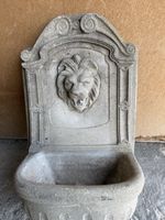 Wandbrunnen Löwenkopf aus Beton, Gartendekoration/ Brunnen