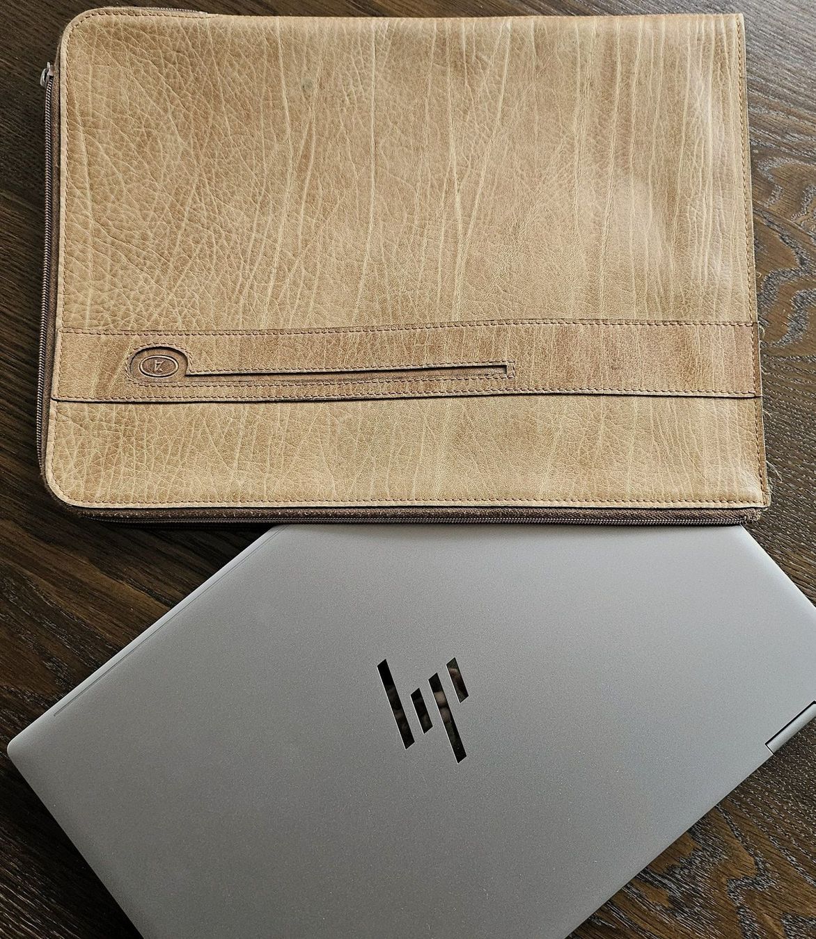 Covers & Borse: geniale Notebook-Hülle aus Leder mit RV – Usato da binningen venduto da clozi62