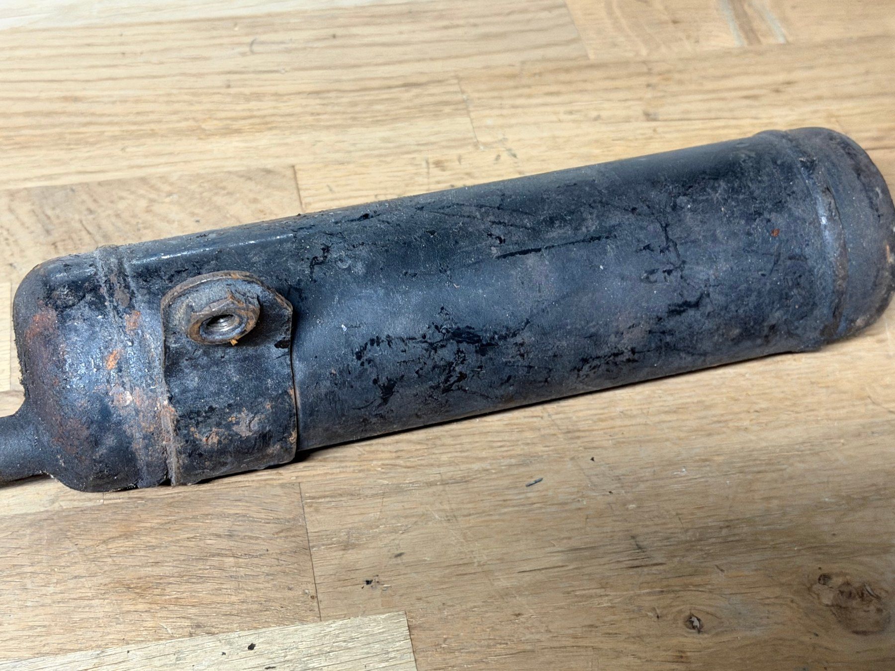 Piaggio Sistemi di scarico: Auspuff Piaggio 210227 original – Usato da Bolken venduto da si.x.las 4