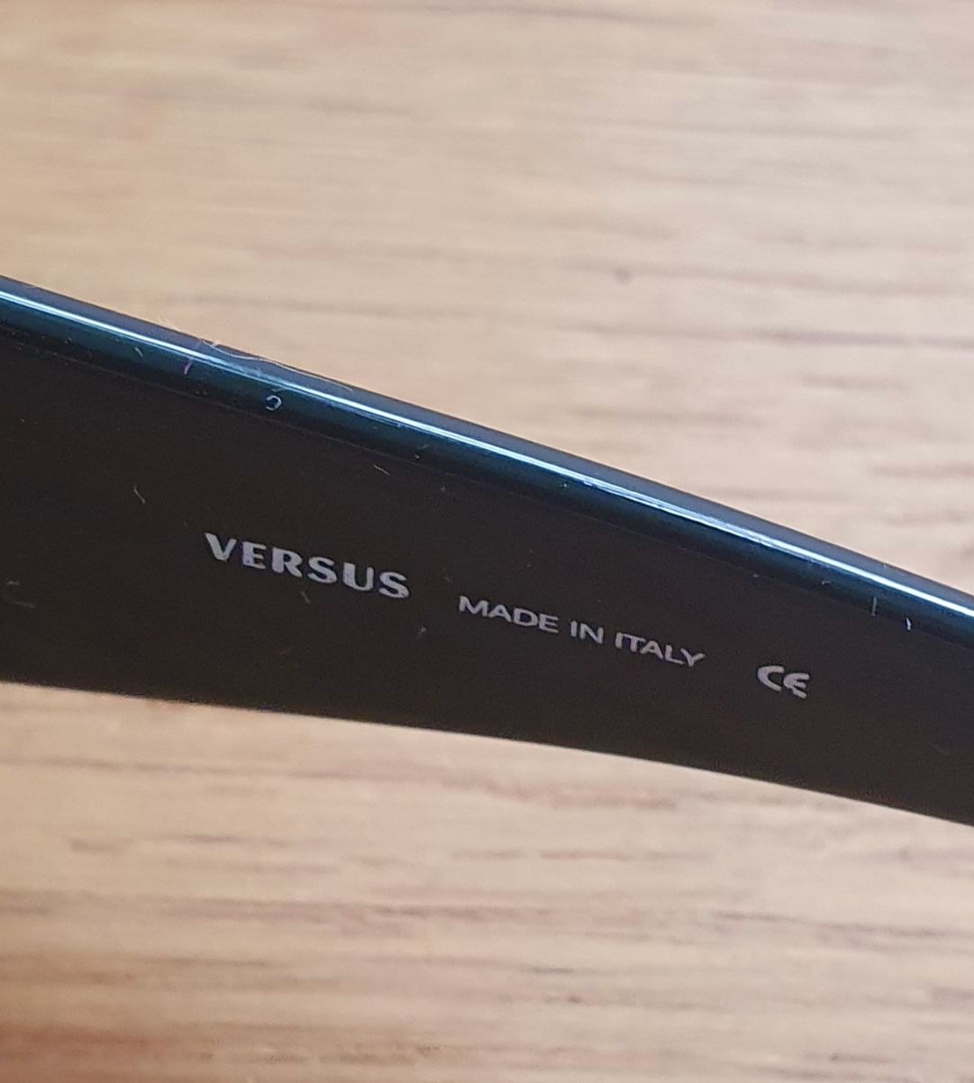 Versace Occhiali & Lenti: Versace Versus Sonnenbrille Modell 5004 – Usato da Zürich venduto da Philotimo 2