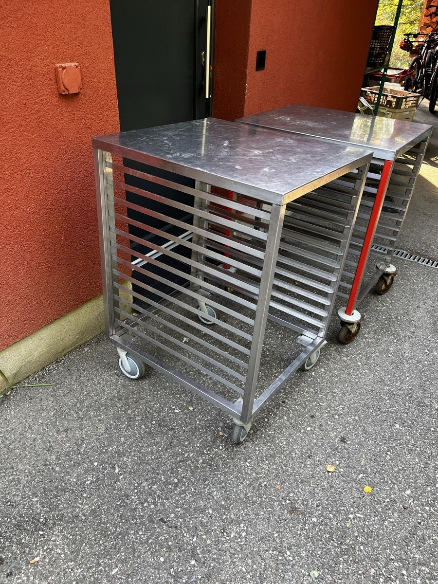 Cucine complete: 2 x 2/1 Regalwagen mit je 12 Einschüben  – Usato da Dittingen venduto da Cervolino77 1