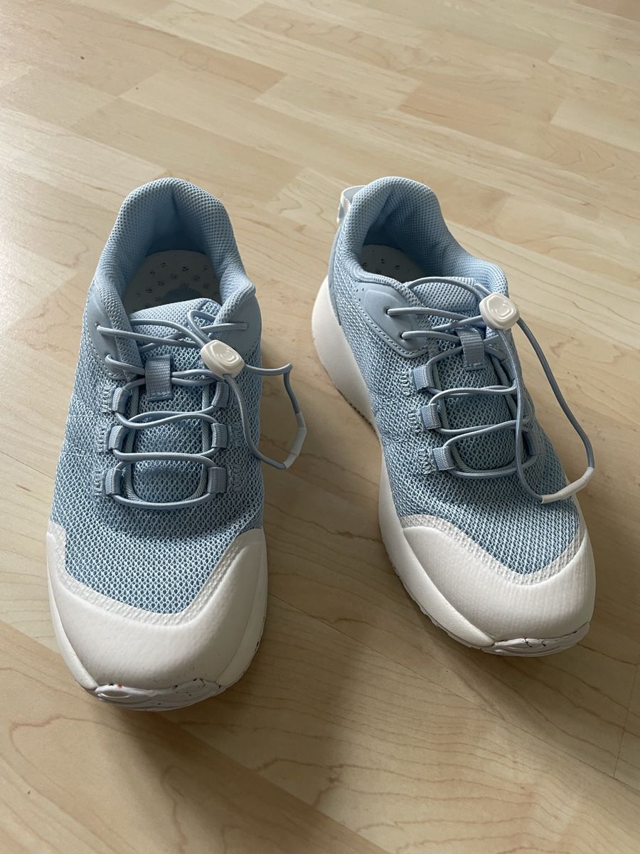 Scarpe da donna: Damen Turnschuhe – Nuovo (secondo la descrizione) da Unterägeri venduto da Livia.Bie