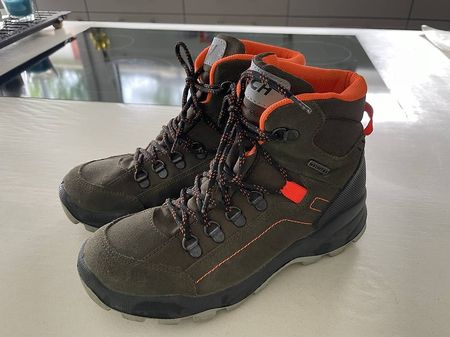 Chaussures de marche très bon état-T38