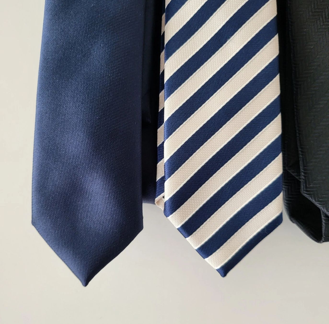 Krawatten: 3 Stk. Krawatten, neu, Polyester – Neu (gemäss Beschreibung) aus Rorschach von mat_5zzq 3