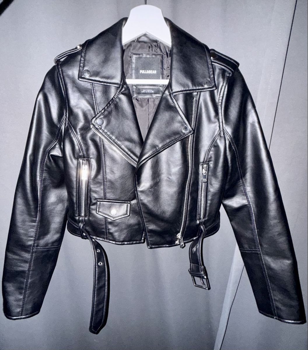 Pull&Bear Giacche & Cappotti: Schwarze Bikerjacke von Pull & Bear – Grösse S – Usato da Bolken venduto da slu_7kdv