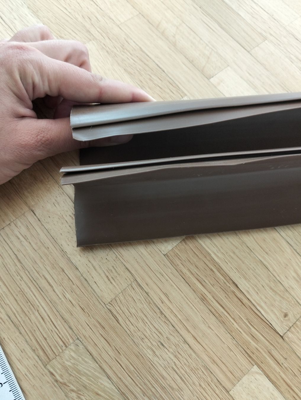 Profilati: Profili angolari marrone 2 pezzi 50/55cm L-profilo plastica – Usato da Zürich venduto da xar_82wy 4