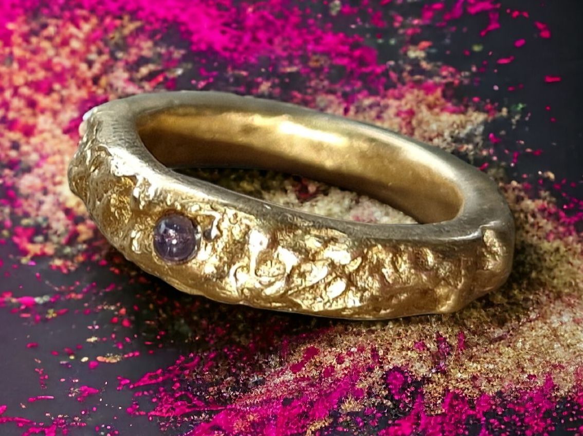 Anelli: Wilder Ring, Bronze mit Iolith, Grösse 46,75 – Nuovo e nell'imballaggio originale da Aarau venduto da Schmuckhoehle_MD 3