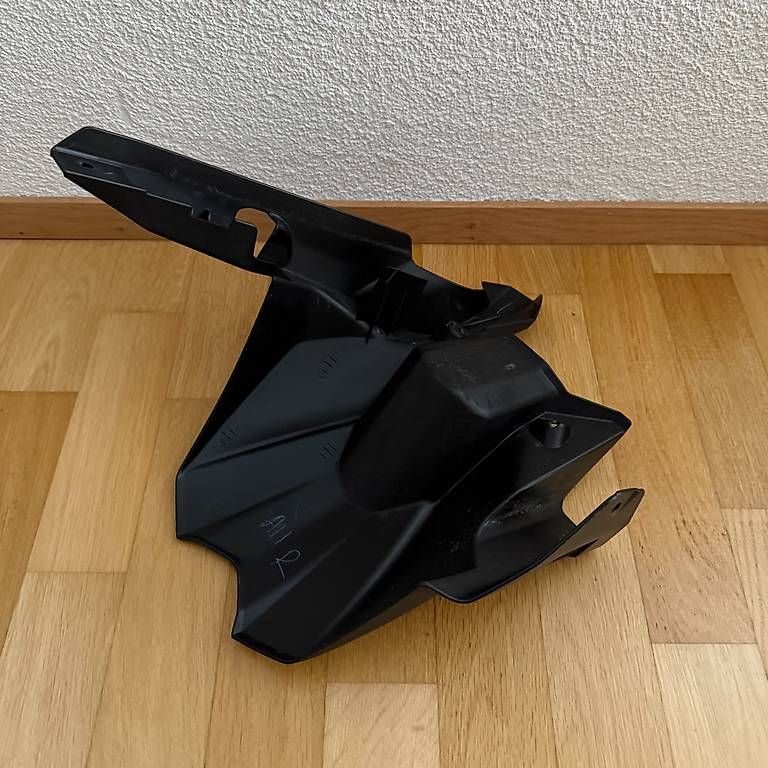 Kawasaki Alle Motorradersatzteile: Kawasaki Z800e - Hinterradabdeckung (Original) – Gebraucht aus St. Gallen von williluca 1