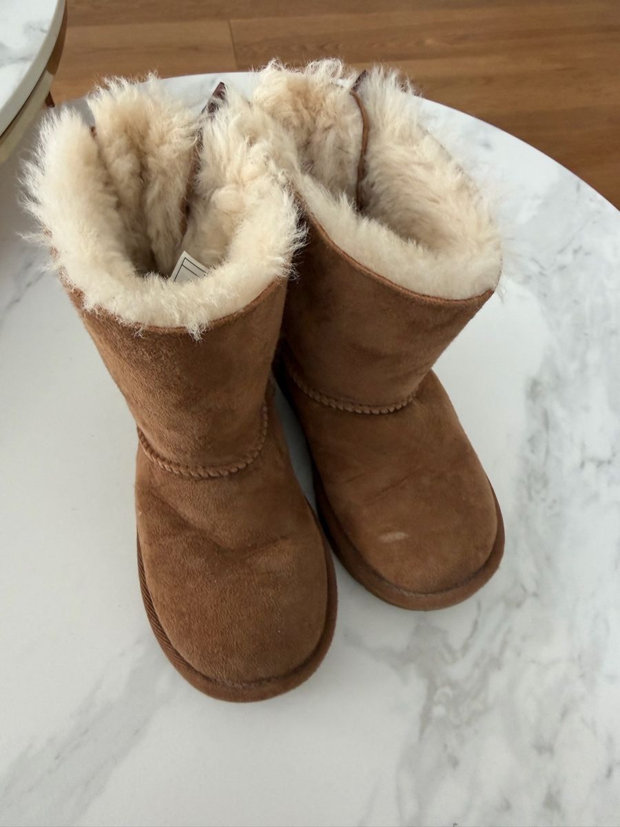Ugg Schuhe für Jungen: Ugg 27.5 – Gebraucht aus Bad Ragaz von asi_dq2k