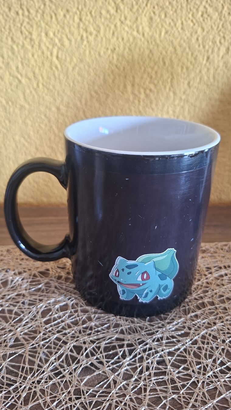 Tassen: Tasse Pokémon Bulbasaur Charmander Squirtle gebraucht – Gebraucht aus Oftringen von januarloch