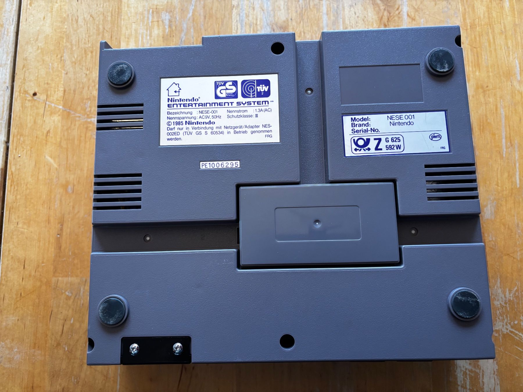 Nintendo Consoles: NES Konsole mit 1 Controller – D'occasion à Frenkendorf par gelbeZinnie 5