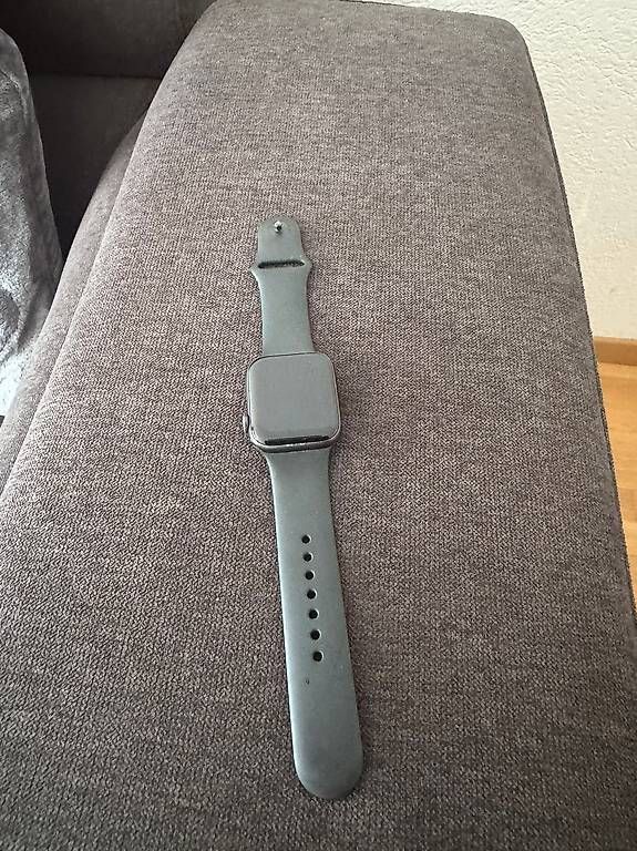 Smartwatch: Apple Watch Serie 6 - GPS + Cellular - space grey - 44 mm – Usato da Winterthur venduto da KeinPlatzDarumRaus 1