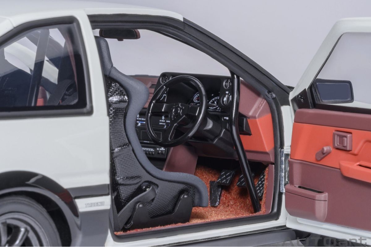 Autoart Modellini d'auto: 1:18 Toyota Sprinter Trueno AE86 Final Version AUTOart – Nuovo e nell'imballaggio originale da Baar venduto da Cai 2