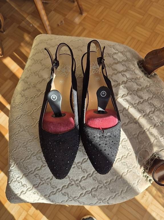 Scarpe da donna: Schuhe gr. 40 mit kleinem Absatz – Usato da Heerbrugg venduto da v_s_88zb 1