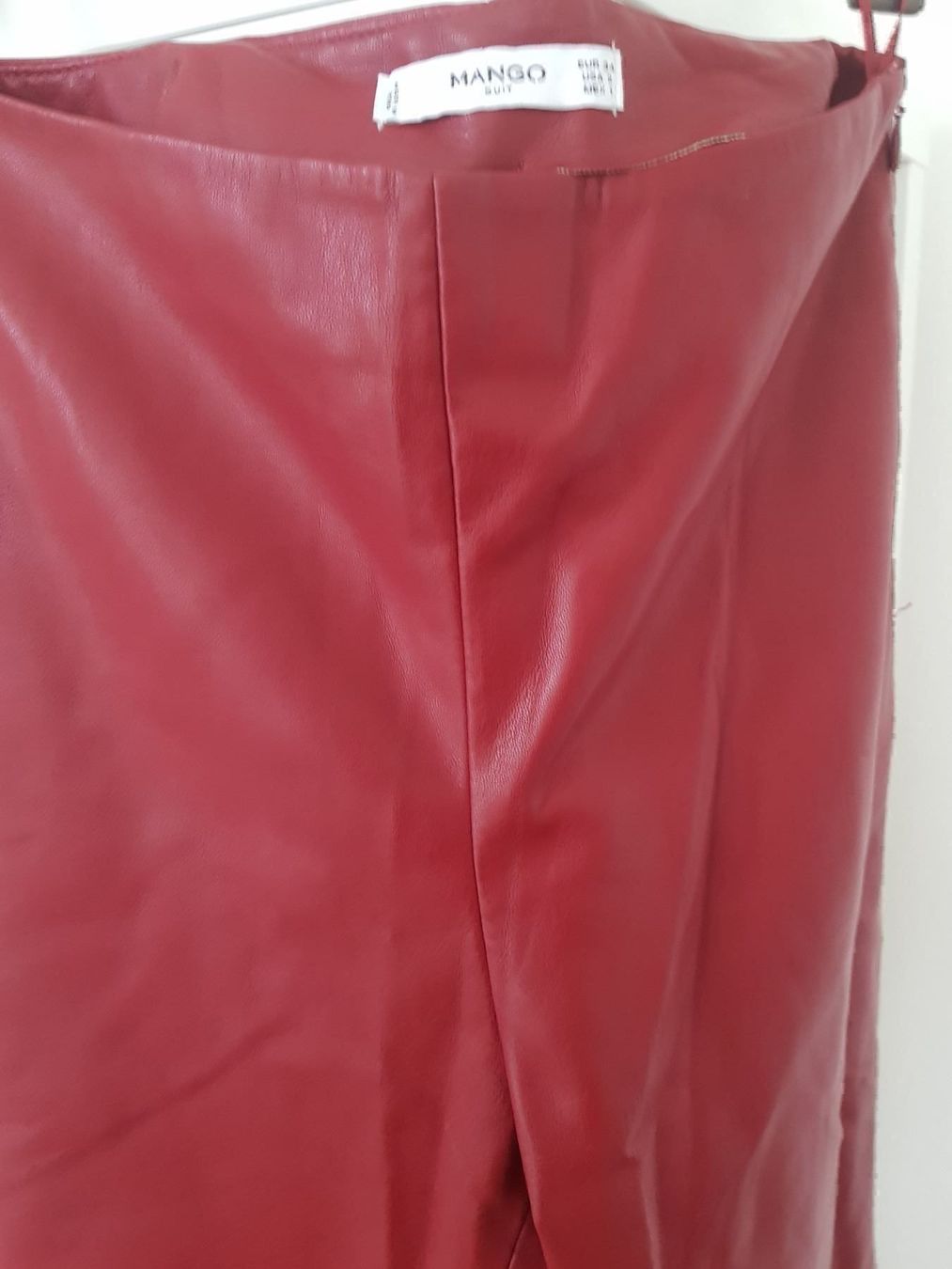 Pantaloni: Hose Kunstleder von Mango – Nuovo (secondo la descrizione) da Küsnacht ZH venduto da 2011_ 3