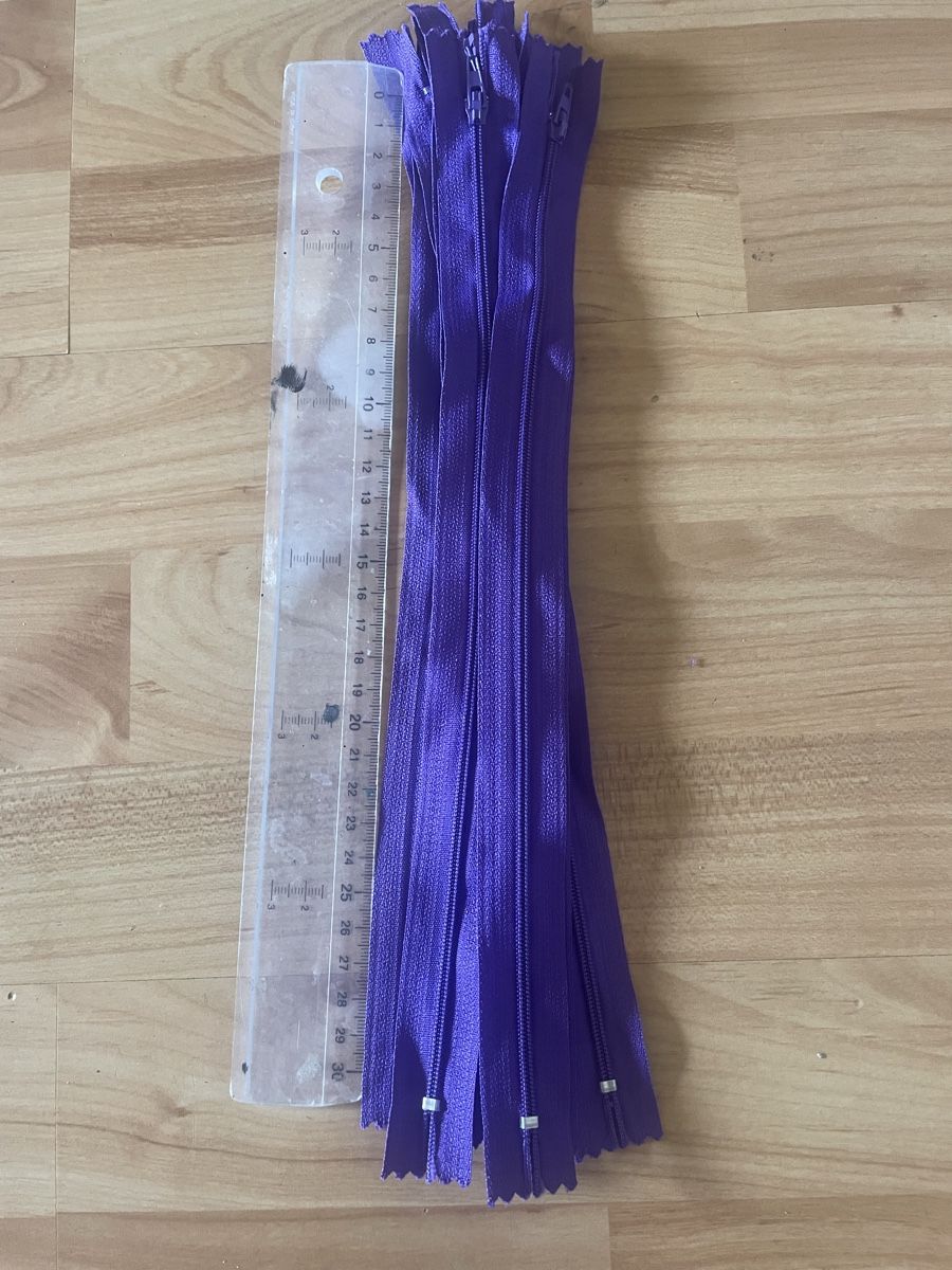 Tissus: Lots de 10 fermetures éclair violettes 30 cm neuves – Neuf (Voir description) à Yverdon-les-Bains par sogo02