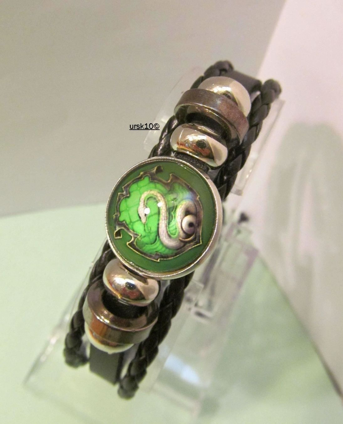Bracciali & Braccialetti: NEU Harry Potter Lederarmband mit Amulett – Nuovo e nell'imballaggio originale da St. Margarethen TG venduto da ursk10