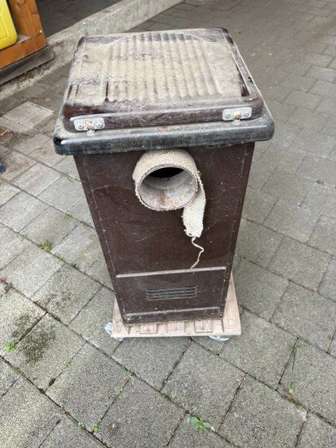 Altri mobili d'antiquariato: Holzofen – Usato da Herzogenbuchsee venduto da aeschpe 2