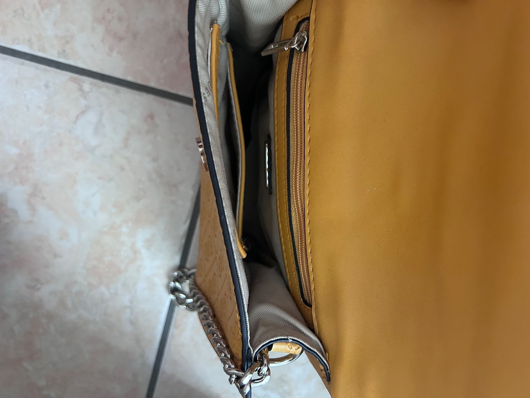Guess Borse da donna: Borsa Guess – Usato da Cugnasco venduto da sd1520 3