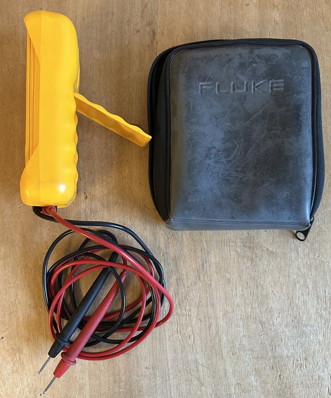 Fluke Misurare: Elektrisches Prüfgerät 7-600 FLUKE, Multimeter – Usato da Hergiswil NW venduto da hpb_9bvx 3