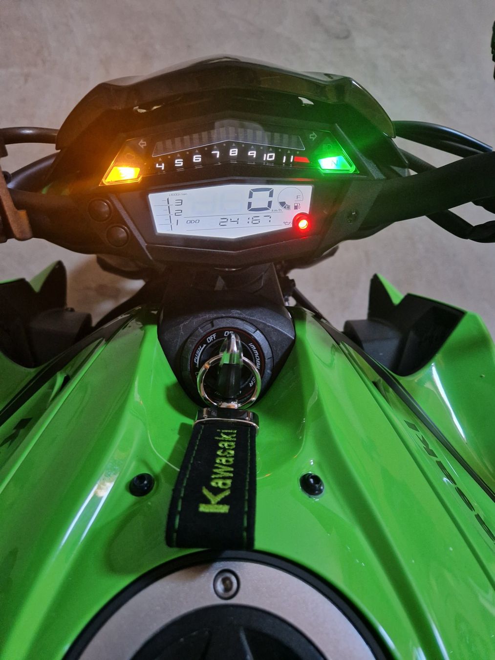 Kawasaki Strasse: Kawasaki Z1000 – Gebraucht aus Nyon von nic_m5zw 1