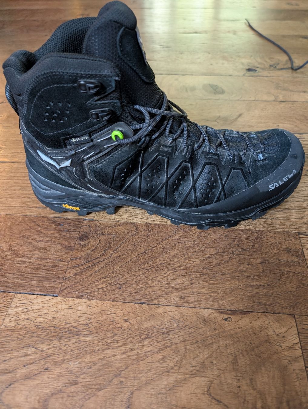 Salewa Herrenschuhe: Wanderschuhe Salewa Alp Trainer 2 Grösse 44  – Gebraucht aus Huttwil von ucauri 2