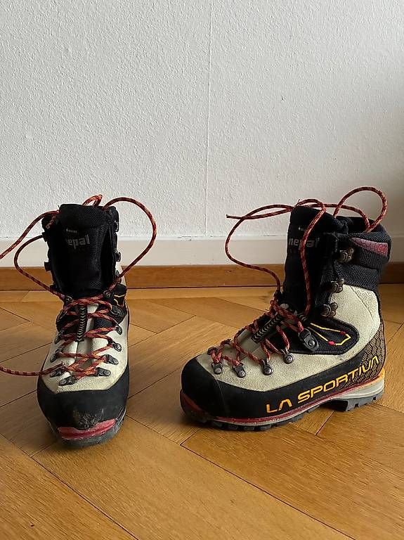 Scarpe da donna: Bergschuhe  – Usato da Bern venduto da Veronicapadurr