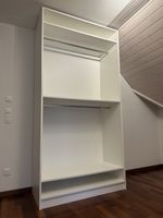 Grosser Kleiderschrank ohne Fronten