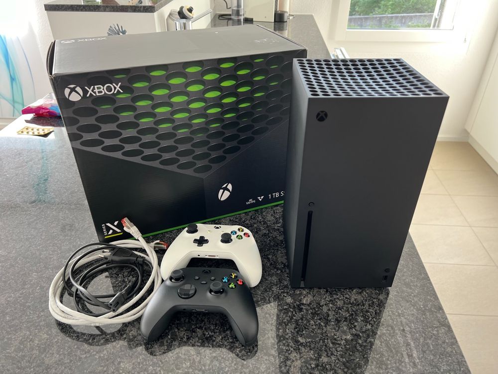 XBOX Series X 1TB SSD / 2 Controller (Gebraucht) in für CHF 352 – mit ...