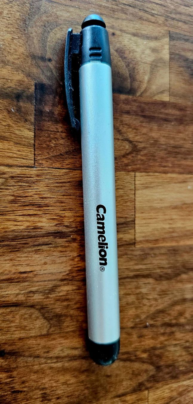 Lampen: Leuchtstift inklusive Batterien – Neu (gemäss Beschreibung) aus Kreuzlingen von UAE 7
