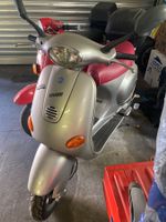 Vespa 125 ccm ! 4-Takt-Motor ! Jg. 2000 !