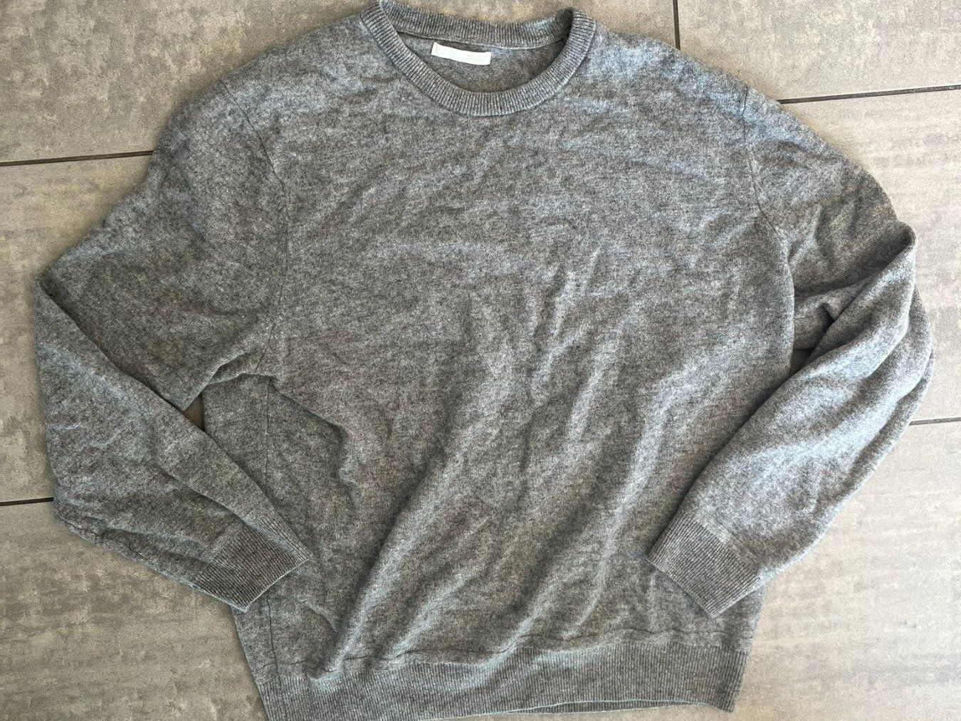 Zara Pulls & Sweat-shirts: ZARA Pullover Grau – D'occasion à Otelfingen par Denis_ZH