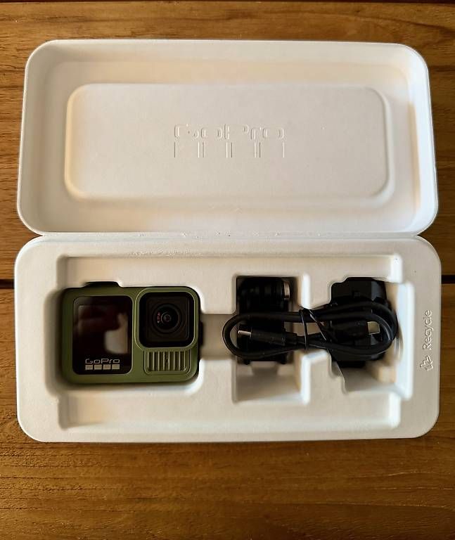 Gopro Action Cam: GoPro Hero 13 Green Forest + accessori – Usato da Ascona venduto da lollyfairy 1
