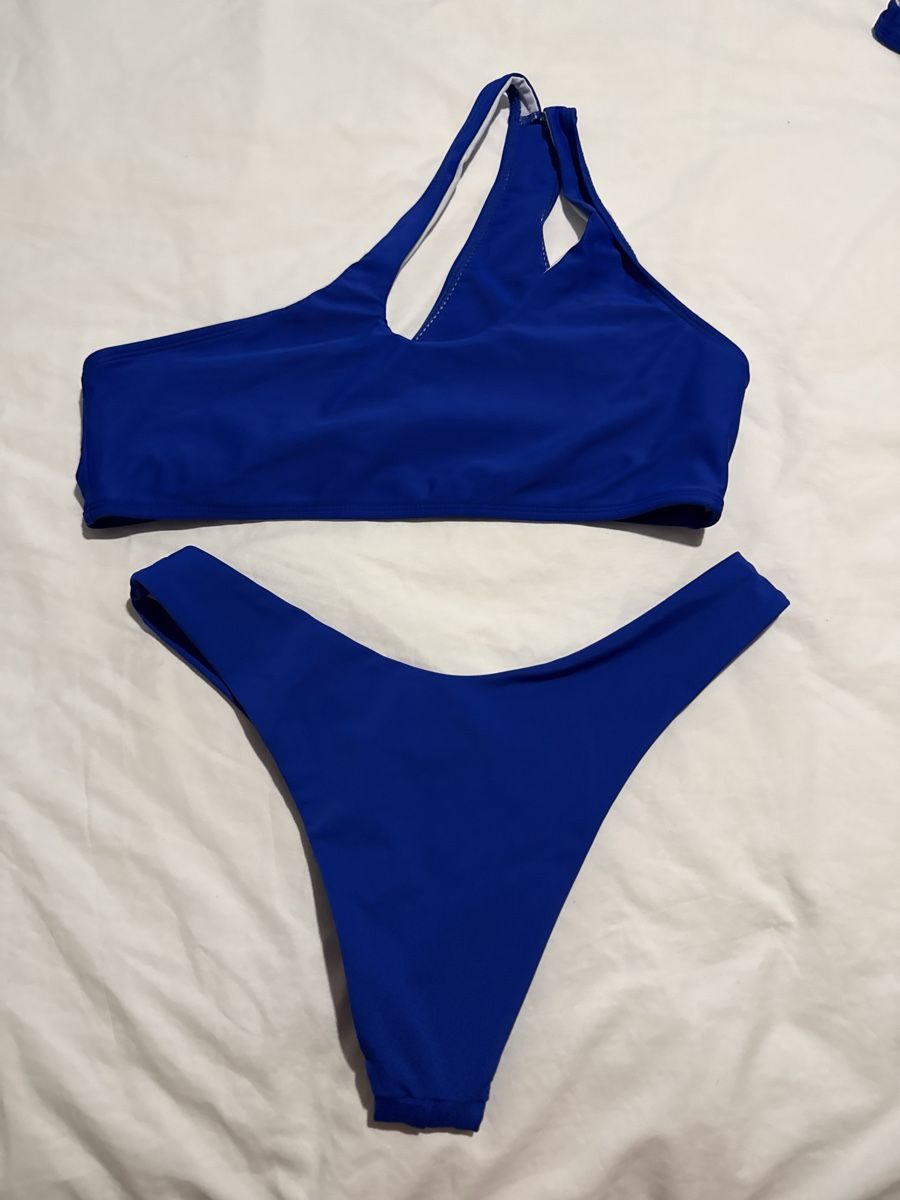 Costumi da bagno & Bikini: Bikini mit 2 unteren Teilen – Nuovo (secondo la descrizione) da Dübendorf venduto da kat_gxm9 2