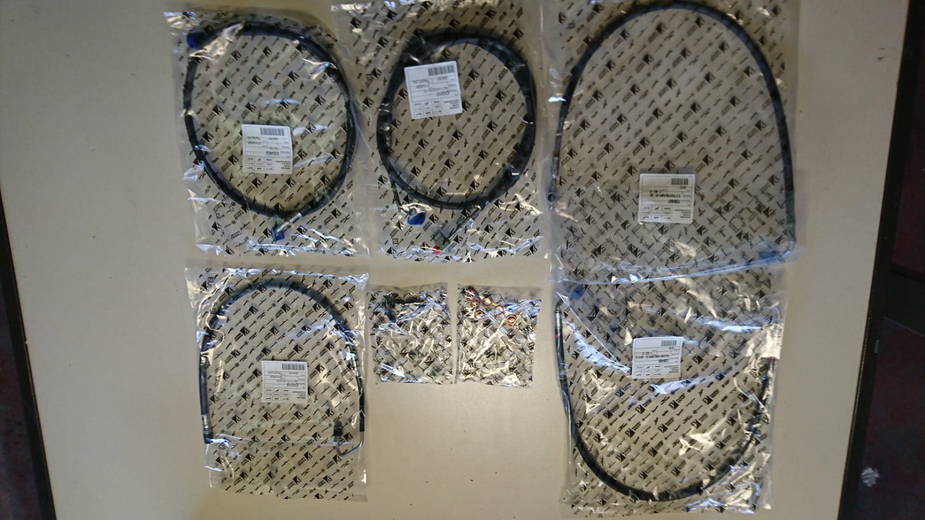 Piaggio Scooters: Piaggio Vespa GTV 300 Bremsleitung Kit kompl. – Neu und originalverpackt aus Tägerschen von Tech-World7