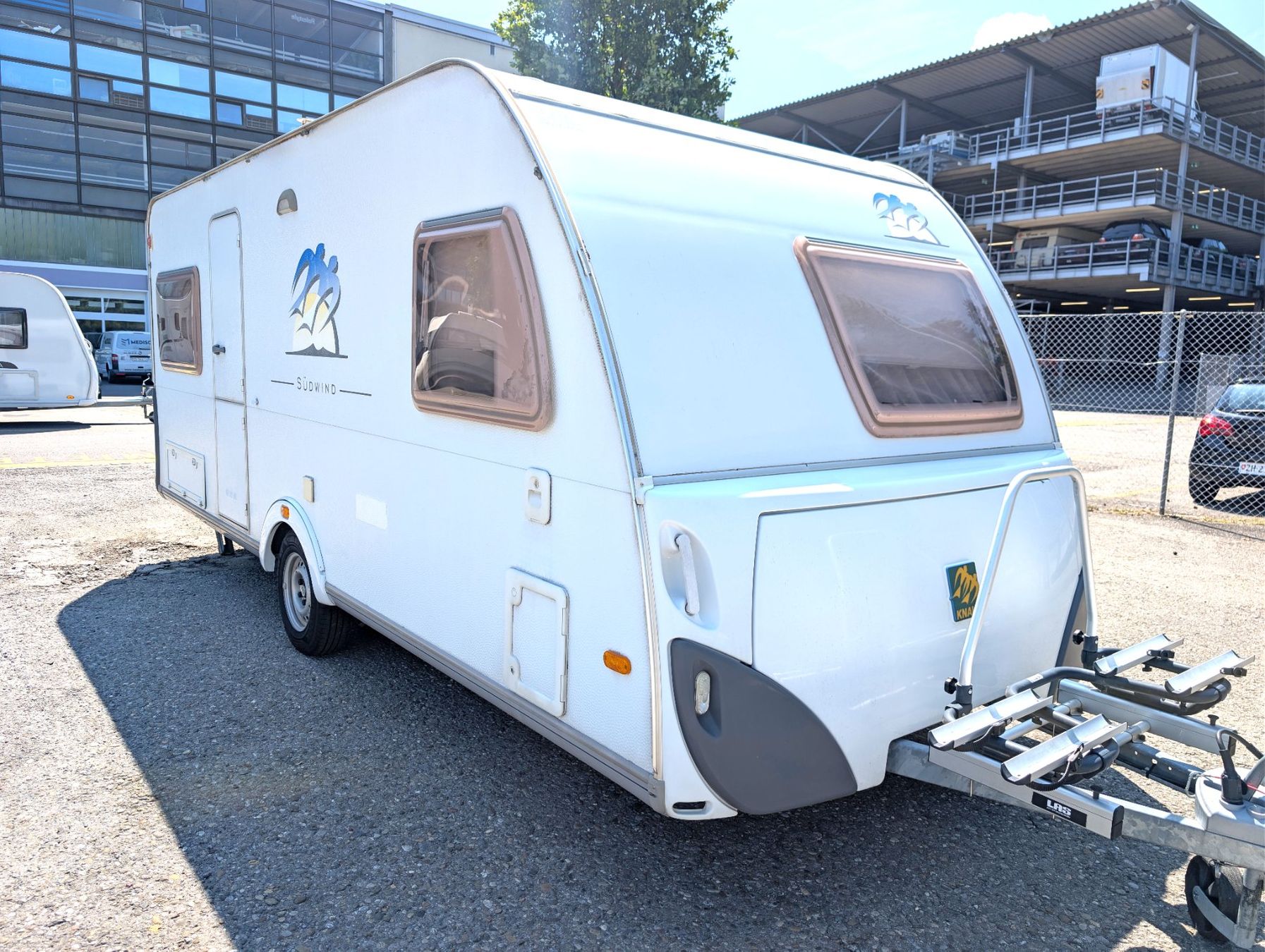 Knaus Veicoli da campeggio: Wohnwagen Knaus 500 – Usato da Winterthur venduto da MCW