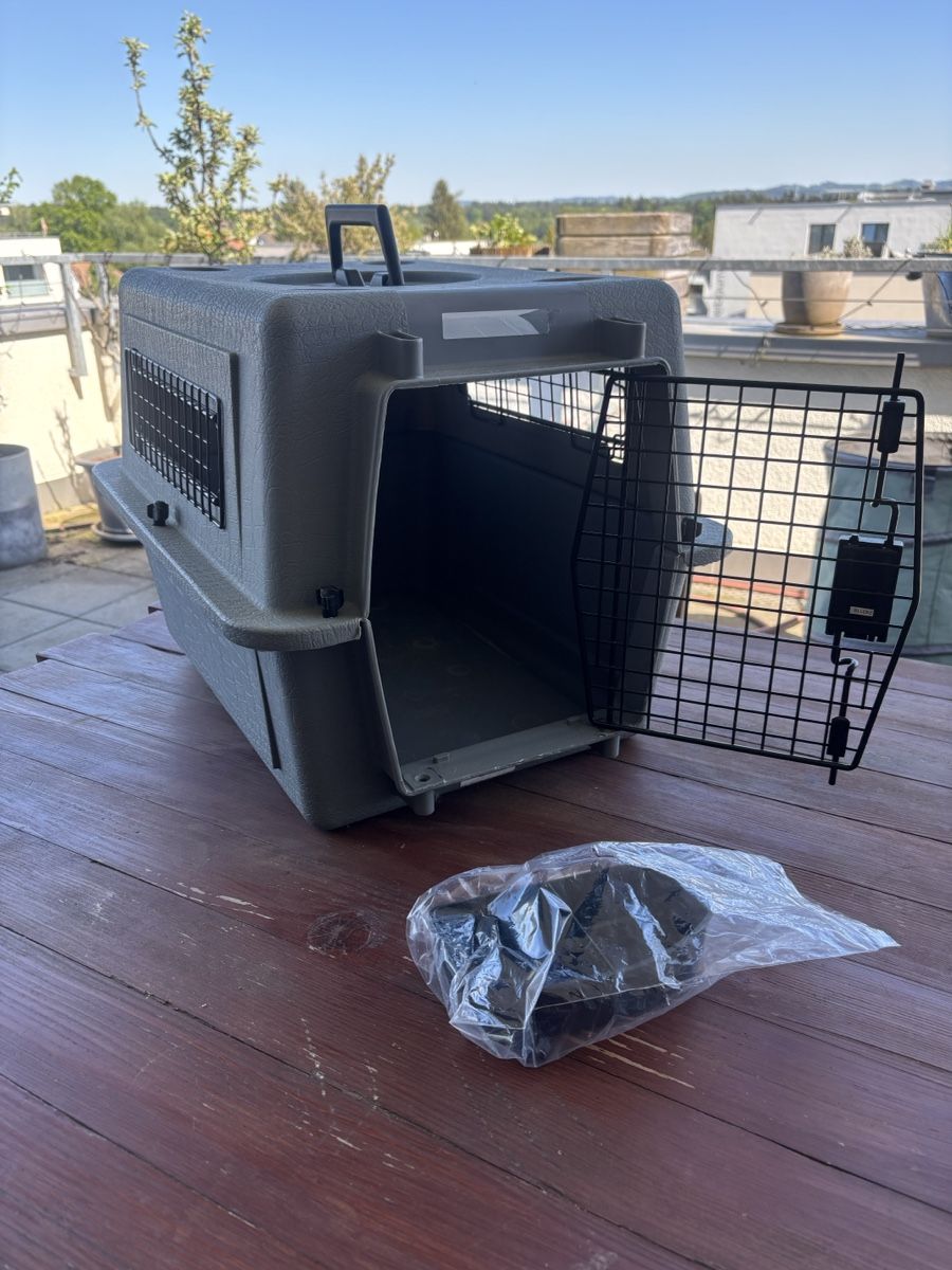 Gabbie, trasporto & Sicurezza: Robuste Hunde Transportbox für Auto oder Zuhause, Top! – Usato da Recherswil venduto da damageson66