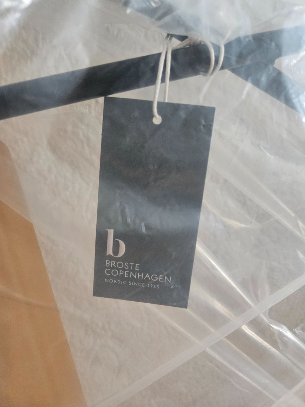 Regale: Broste Copenhagen: Hängeregal schwarz – Neu und originalverpackt aus Schaffhausen von sabrina915 1