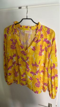 Blouse jaune à fleurs TU bon état