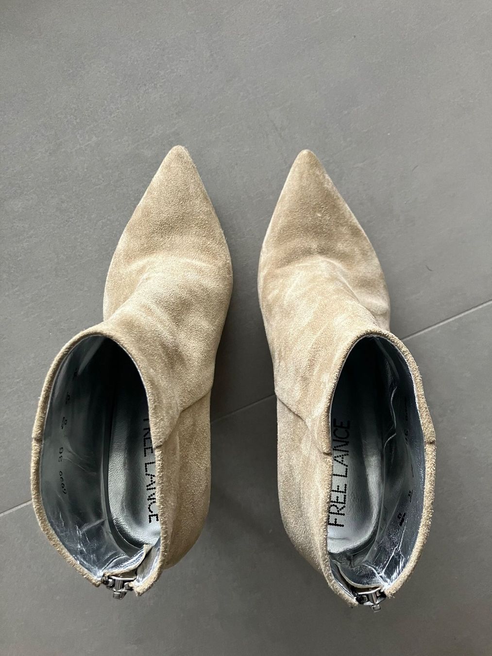 Scarpe da donna: Free Lance - bottines en daim crème – Usato da Vich venduto da SophieCo 2