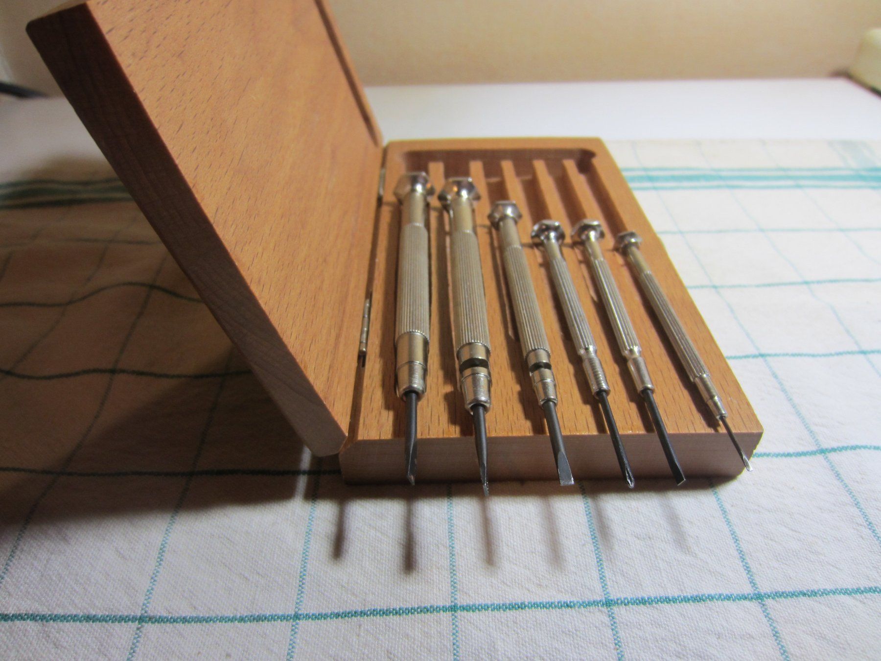 Alle Werkzeuge: Set mit 6 Präzisions-Schraubenzieher – Gebraucht aus Bachenbülach von Fishair 1